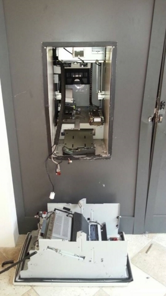 bancomat-lei-(450x800).jpg