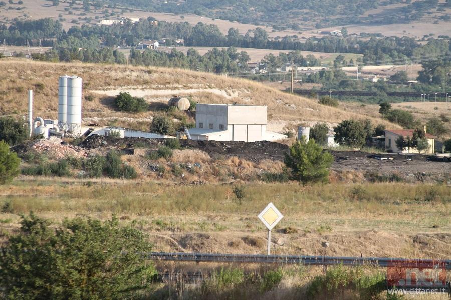 Le polveri nere dentro la discarica